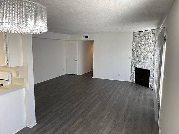 3rd image of 10926 Huston St APT 101