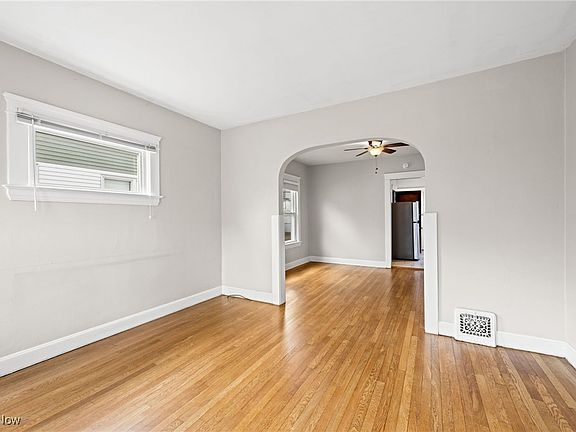 5th image of 1664 Wyandotte Ave