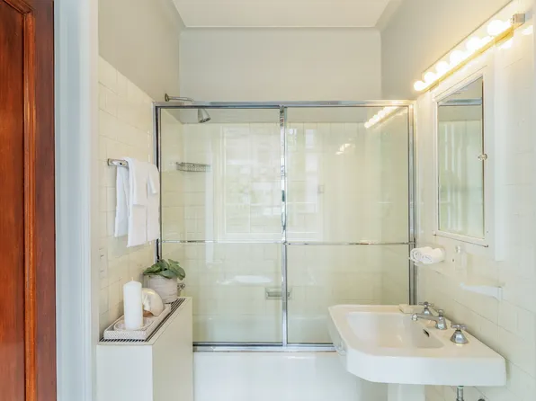 775 Park Avenue image 24 of 30