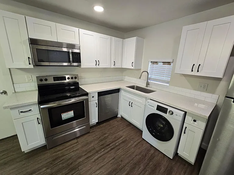 2705 E Willetta St #1 — Photo 2