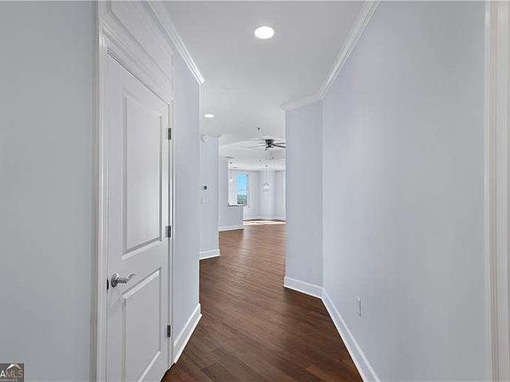 4th image of 325 E Paces Ferry Rd NE APT 1605