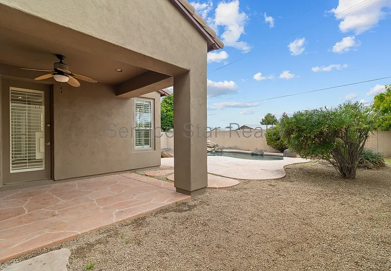 3724 E Robin Ln — Photo 31