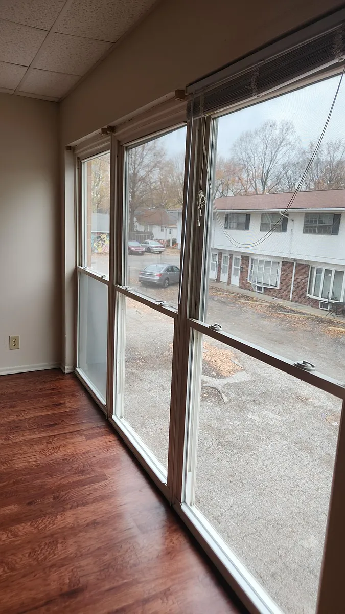 Building Photo - 408 S Poplar St