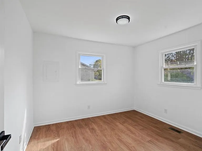 1124 Jackson St — Photo 20