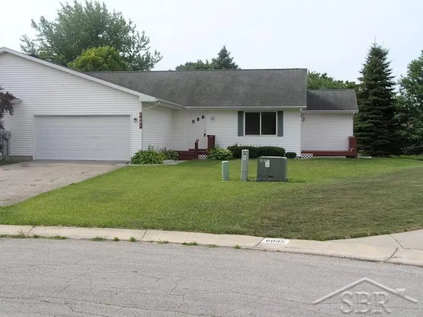 6091 Foxwood Ct, Saginaw, MI 48638