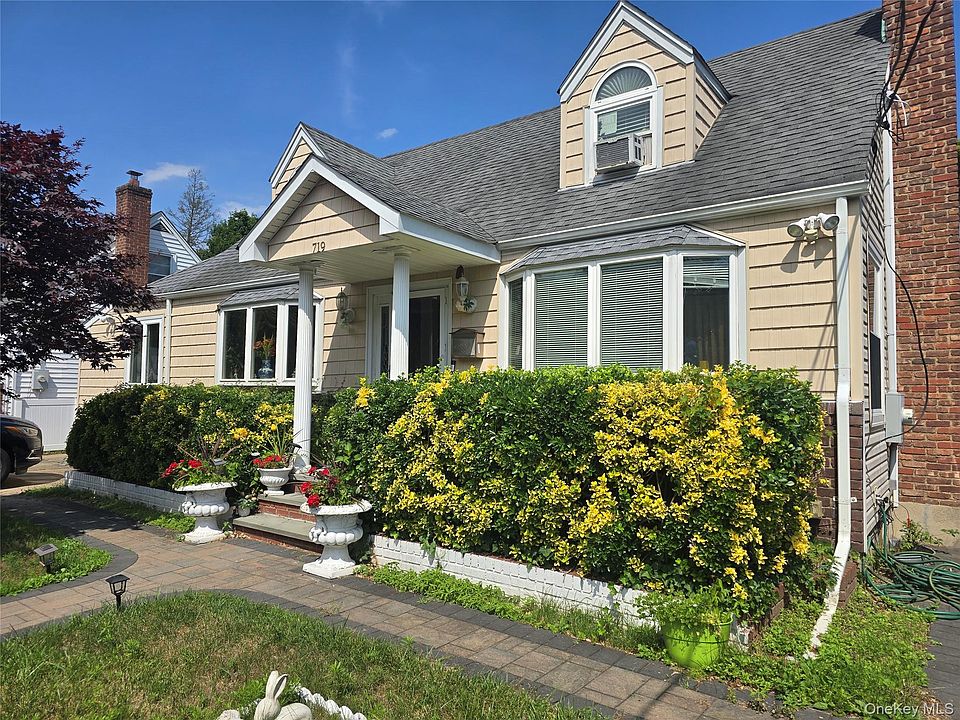 1st image of 719 Oriole Avenue
