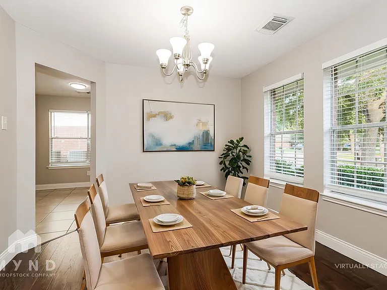 12035 Thornecrest Dr — Photo 5