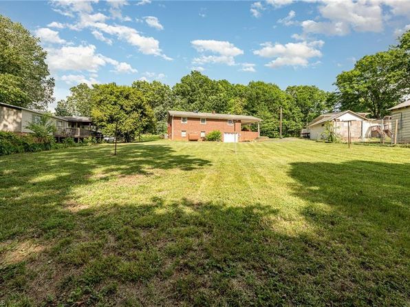 5900 Norman Dr, Rural Hall, NC 27045