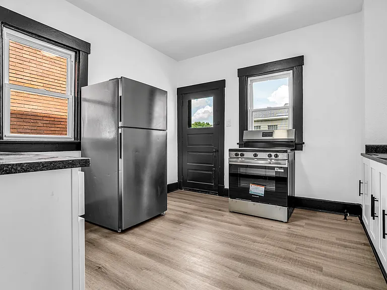 1615 McClure St #2 — Photo 5