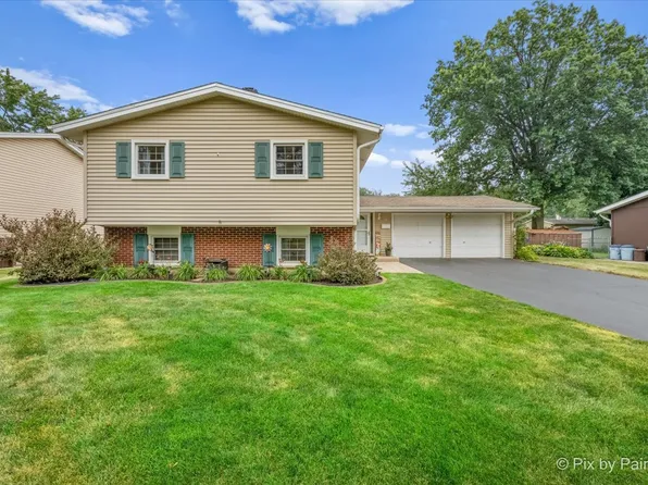 641 Devonshire Ln, Crystal Lake, IL 60014