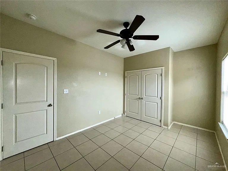 2010 Miroslava Ave #12 — Photo 10