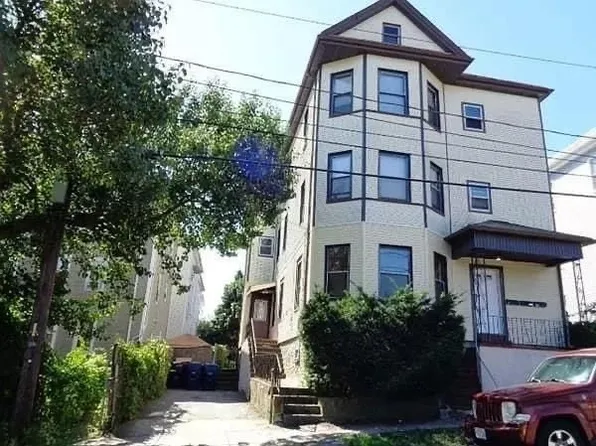 518 Coggeshall St, New Bedford, MA 02746