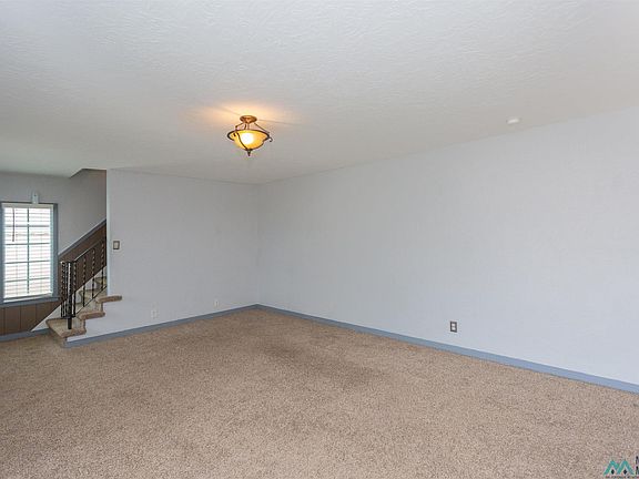 5th image of 5 Riverside Dr