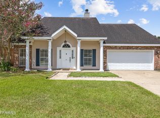 111 Tulip Tree Ln, Broussard, LA 70518