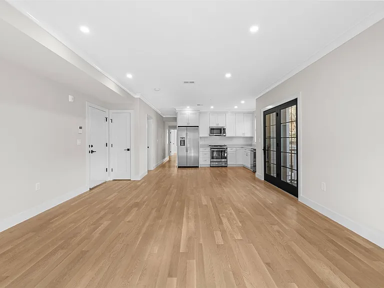 279 Lamartine St #3 — Photo 6