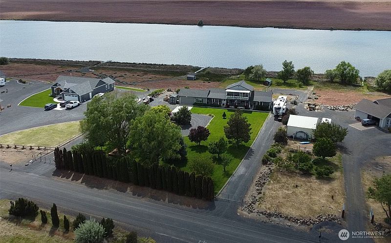 4th image of 7890 Stonecrest Road NE