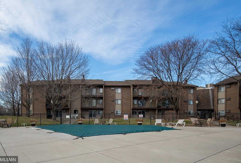 1st image of 3440 Golfview Dr Unit 109