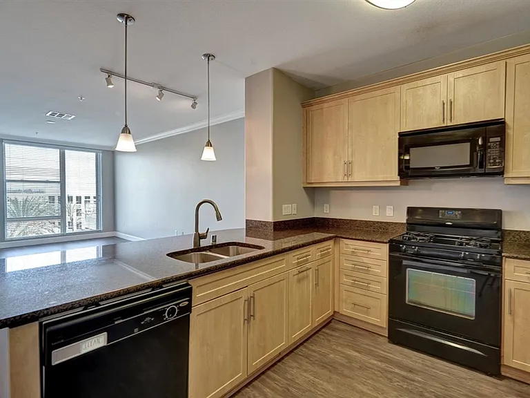Stadium House Apartments — Photo 66