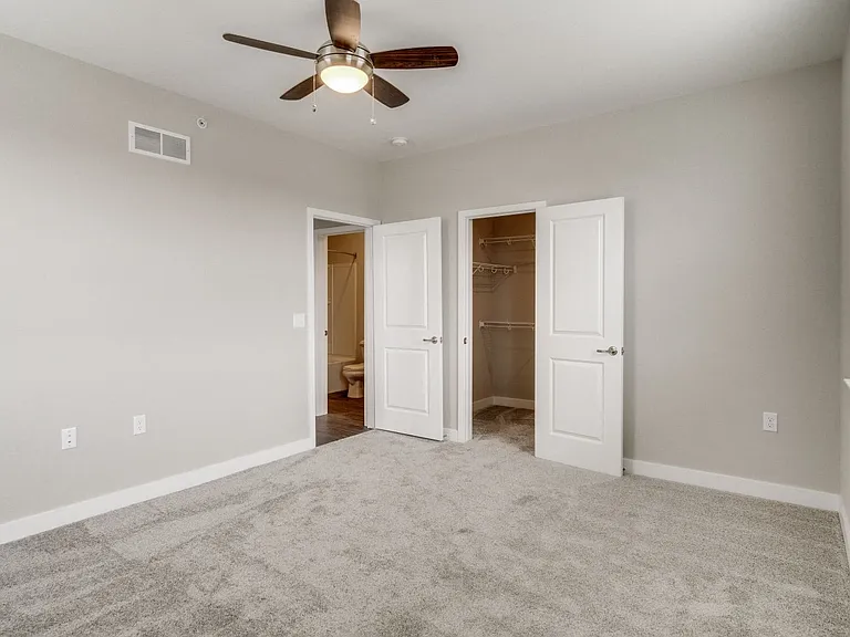 Bedroom (Oak)