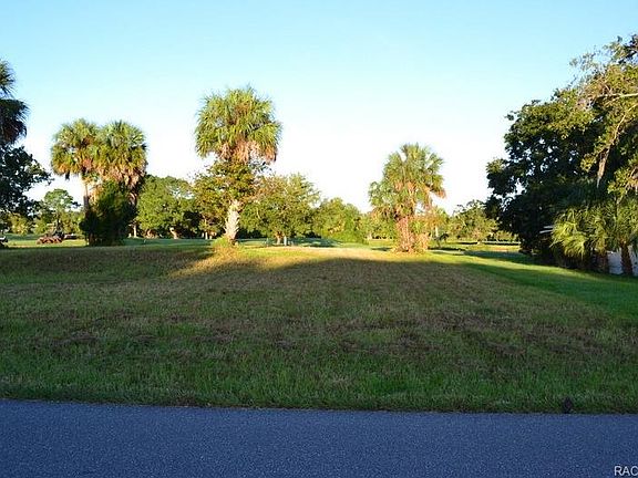 4th image of 834 N Country Club Dr
