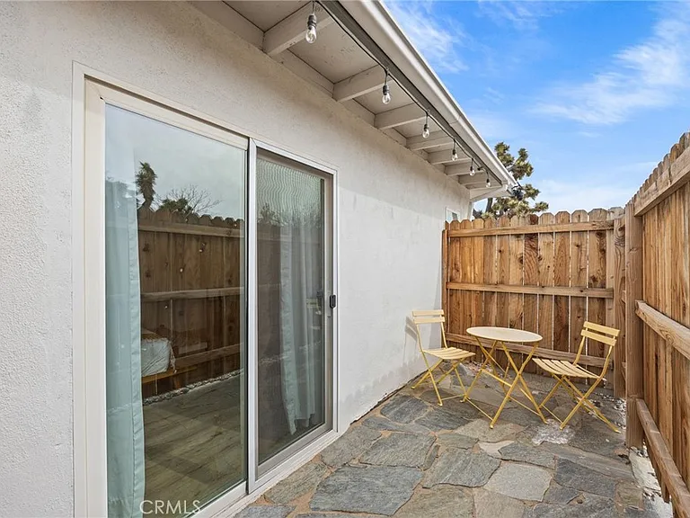 55585 Onaga Trl — Photo 19