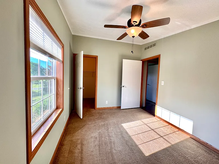 650 Bostwick Rd — Photo 14