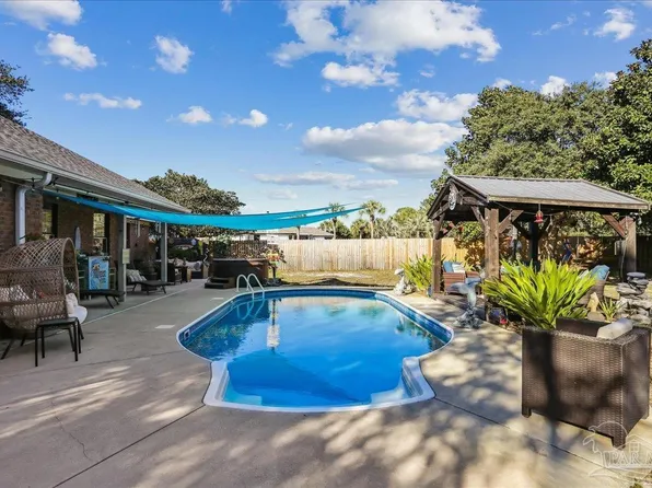 1716 Sea Lark Ln, Navarre, FL 32566