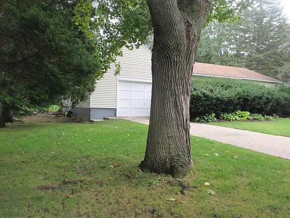 2nd image of 120 Grand Ave