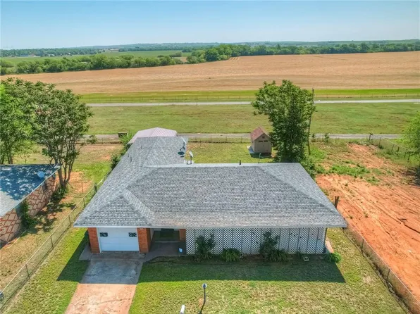 501 Glenn Smith Rd, Clinton, OK 73601