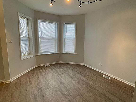 3rd image of 5418 S Wood St #1