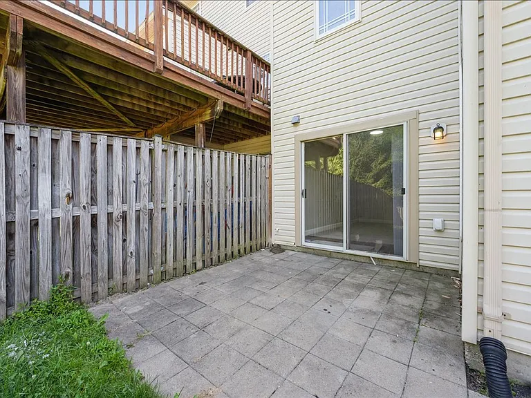 1004 Collindale Ave — Photo 43