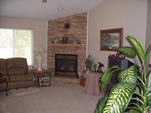 3rd image of 1980 S Spencer Ln