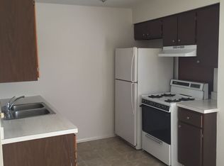 1324 S 14th St APT B2, Saint Charles, IL 60174