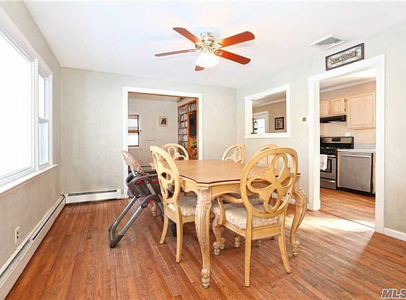 3rd image of 8 Shorehaven Blvd