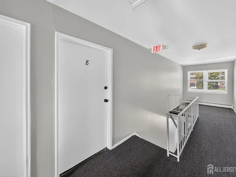42A Woodedge Ave #8 — Photo 16