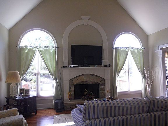 2nd image of 206 Autumn Glen Trl