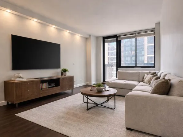 250 East 40th Street image 1 of 6