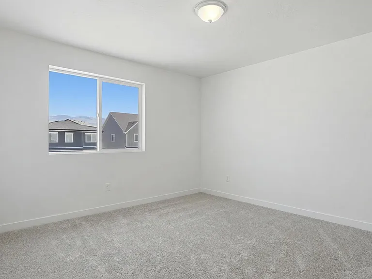 154 E Parade Ave — Photo 19