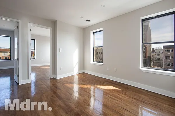 Rented by Mdrn Residential | media 65