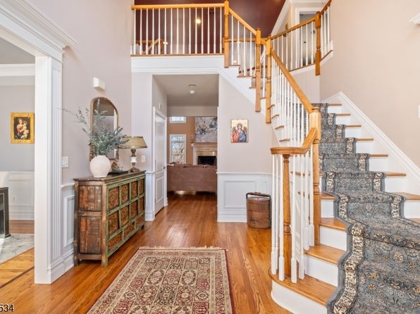 4 Gideon Ct, Raritan Twp., NJ 08822