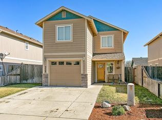 325 Bayou Pl, Grants Pass, OR 97526