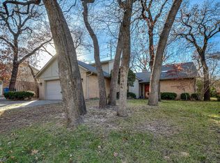 901 S Dover Dr, Edmond, OK 73034