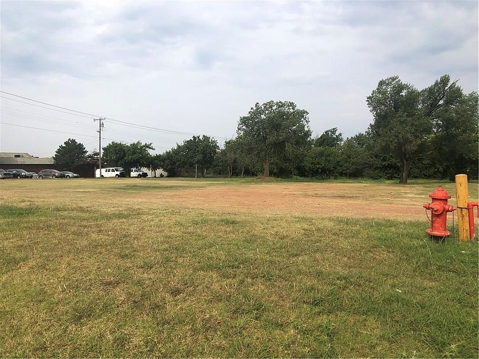 1st image of 1104 SW 51st St