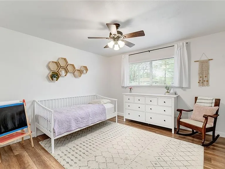 13313 Effingham St — Photo 19