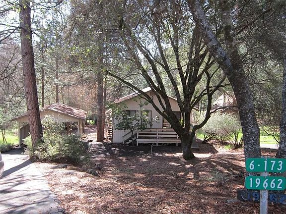 3rd image of 19662 Cottonwood St