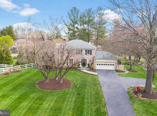 903 Riva Ridge Dr, Great Falls, VA 22066