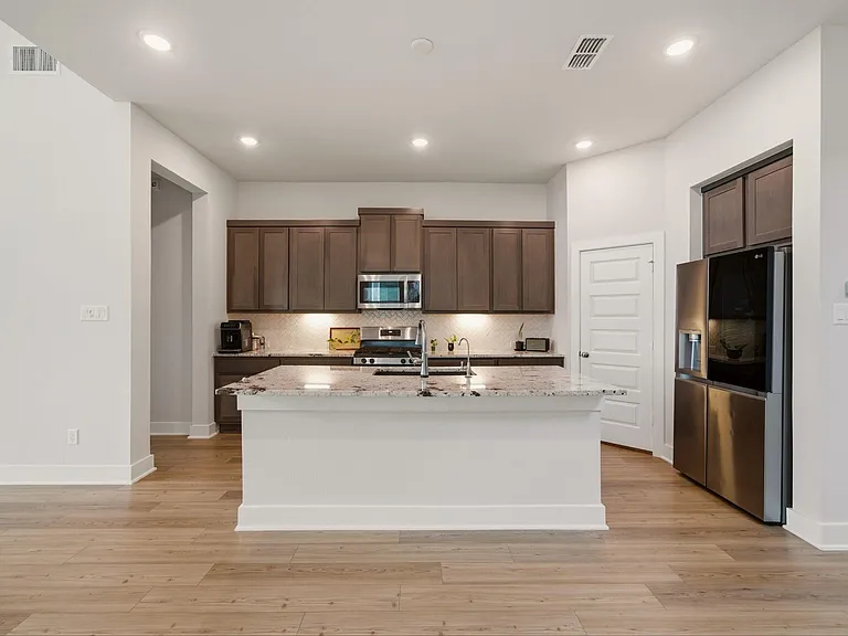 26307 Camden Canyon Ave — Photo 12
