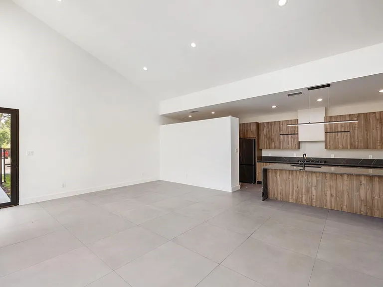 1502 Primrose St — Photo 11