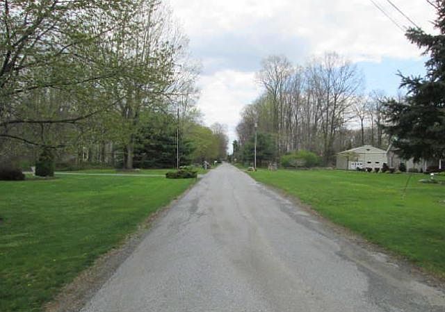 2nd image of 4481 Cemetery Rd