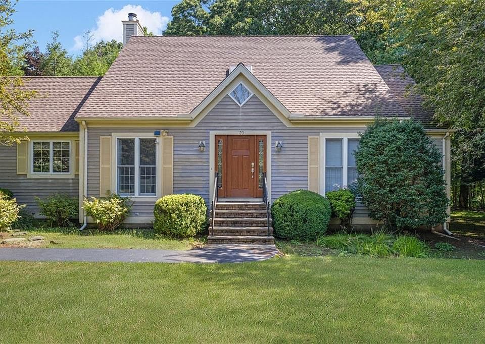 1st image of 20 Eagle Ln